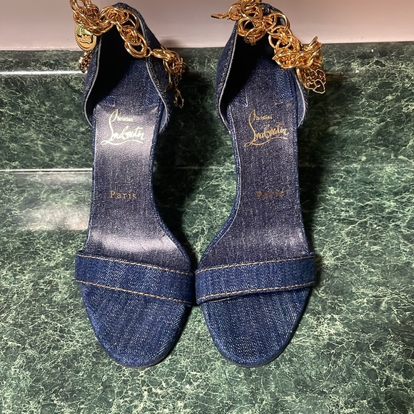 Woman's Christian Louboutin heels - Picture 3 of 5